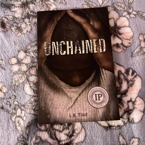 UNCHAINED Y L.B. TILLIT